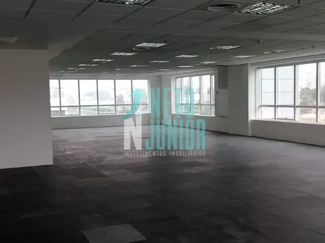 Conjunto com 136m², para alugar, no bairro Cidade Monções em São Paulo