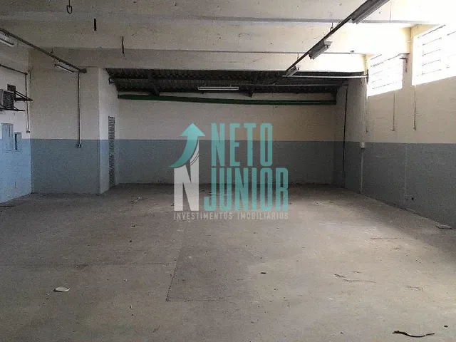 Galpão com 2684m², para alugar, no bairro Jardim Pereira Leite em São Paulo