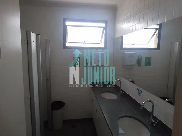 Conjunto com 242m², para alugar, no bairro Vila Nova Conceição em São Paulo