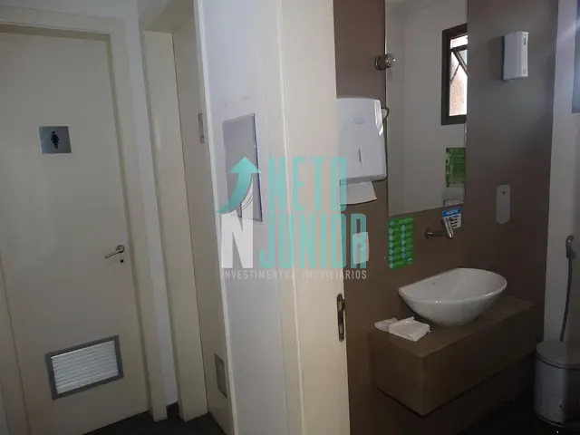 Conjunto com 242m², para alugar, no bairro Vila Nova Conceição em São Paulo