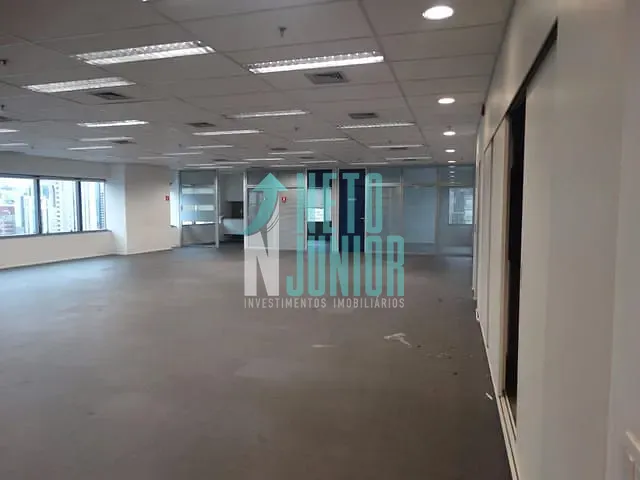 Conjunto com 242m², para alugar, no bairro Vila Nova Conceição em São Paulo