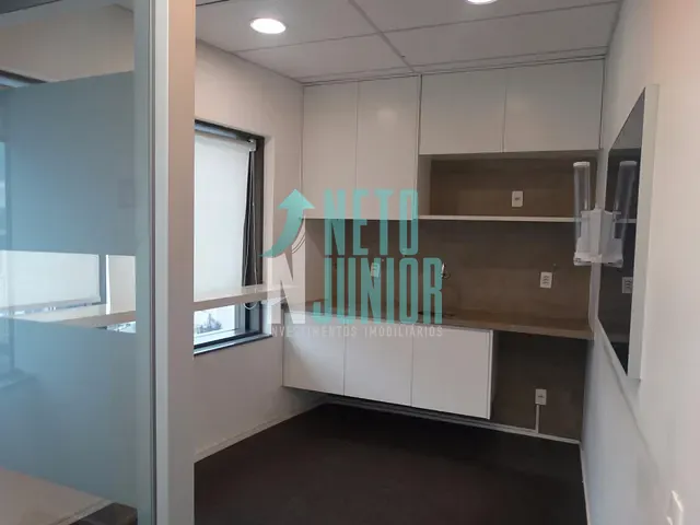 Conjunto com 242m², para alugar, no bairro Vila Nova Conceição em São Paulo