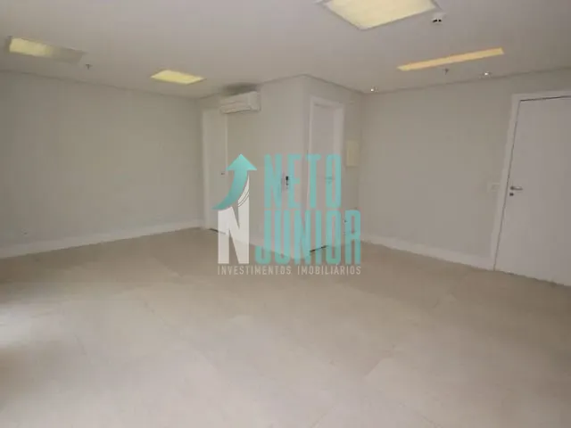 Conjunto com 37m², à venda ou para alugar, no bairro Indianópolis em São Paulo