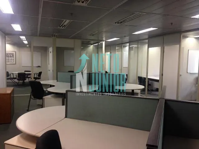 Sala com 260m², para alugar, no bairro Vila Olímpia em São Paulo