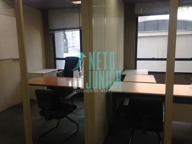 Sala com 260m², para alugar, no bairro Vila Olímpia em São Paulo