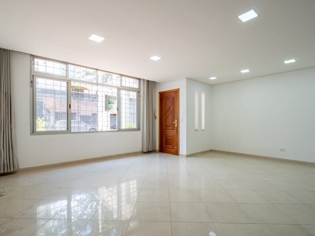 Outro com 142m² 3 quartos e 4 banheiros, à venda, no bairro Campo Belo em São Paulo