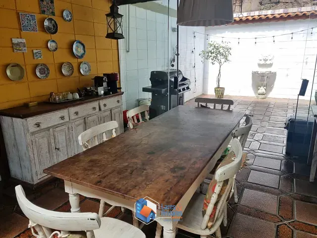 Outro com 194m² 3 quartos e 4 banheiros, à venda, no bairro Chácara Monte Alegre em São Paulo