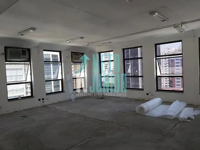 Conjunto com 54m², para alugar, no bairro Moema em São Paulo