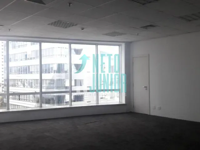 Sala com 133m², para alugar, no bairro Brooklin em São Paulo