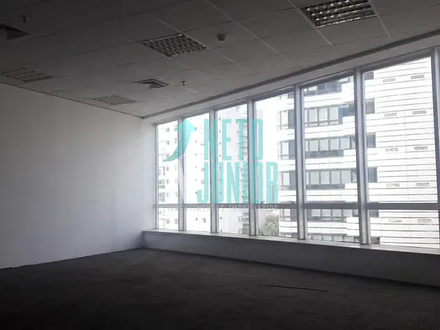 Sala com 133m², para alugar, no bairro Brooklin em São Paulo