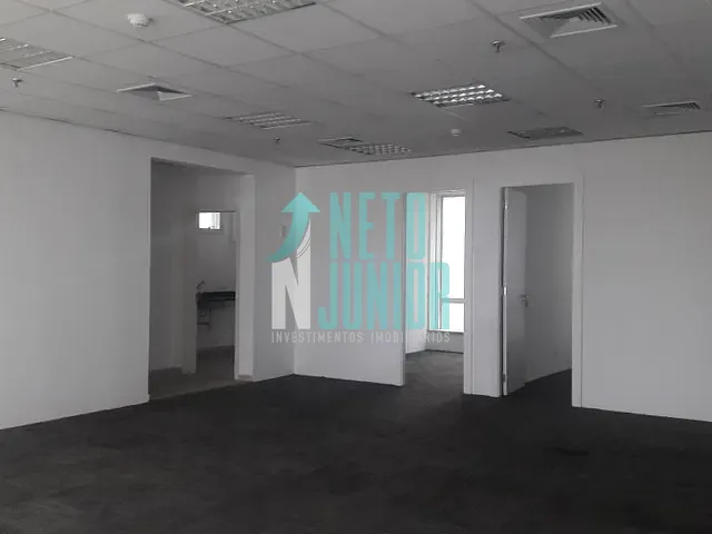 Sala com 133m², para alugar, no bairro Brooklin em São Paulo