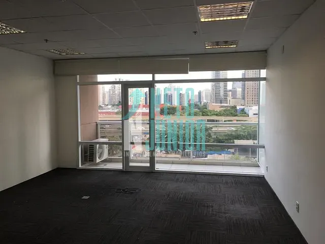 Conjunto comercial com 42m², à venda ou para alugar, no bairro Brooklin Novo em São Paulo