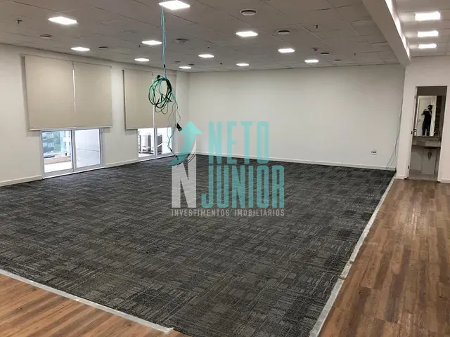 Conjunto com 256m², para alugar, no bairro Vila Cordeiro em São Paulo