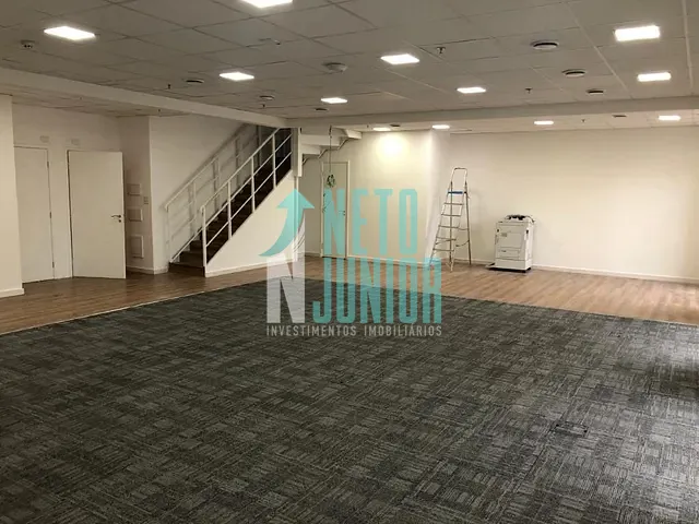 Conjunto com 256m², para alugar, no bairro Vila Cordeiro em São Paulo