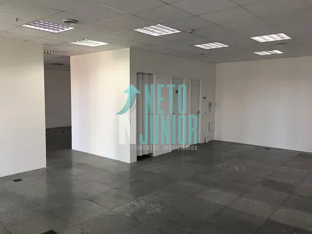Conjunto com 161m², à venda, no bairro Vila Cordeiro em São Paulo