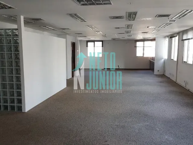 Conjunto com 140m², para alugar, no bairro Moema em São Paulo