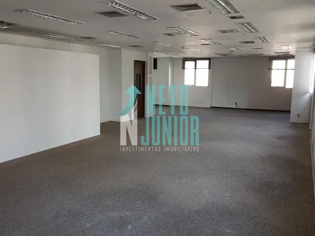 Conjunto com 140m², para alugar, no bairro Moema em São Paulo