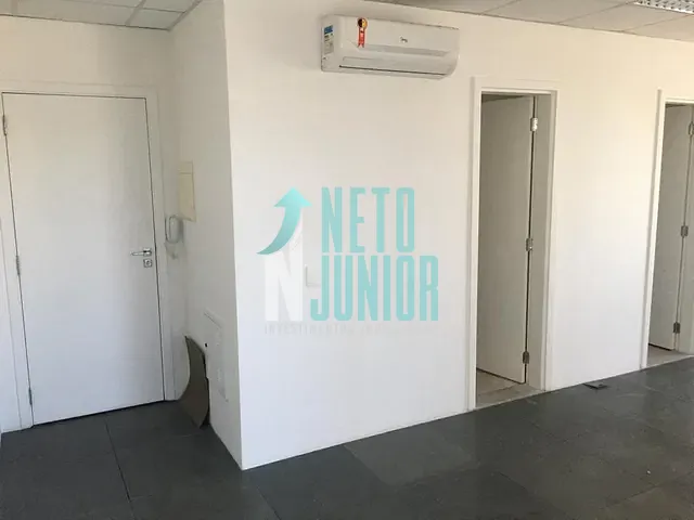 Conjunto com 45m², para alugar, no bairro Vila Gertrudes em São Paulo