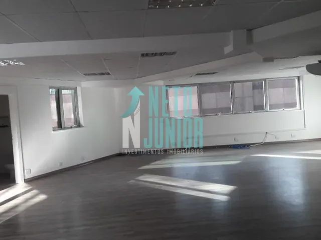 Conjunto com 231m², à venda ou para alugar, no bairro Vila Olímpia em São Paulo