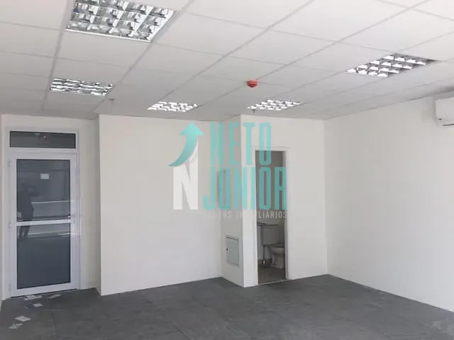 Conjunto comercial com 42m², à venda ou para alugar, no bairro Brooklin Novo em São Paulo