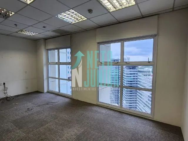 Conjunto com 121m², para alugar, no bairro Vila Cordeiro em São Paulo