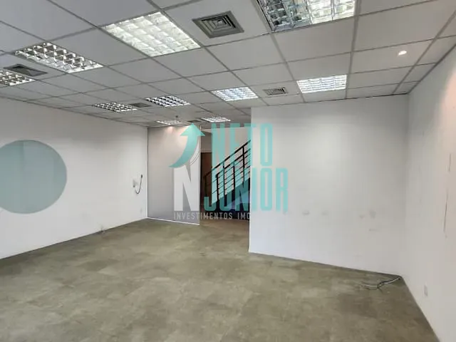 Conjunto com 121m², para alugar, no bairro Vila Cordeiro em São Paulo