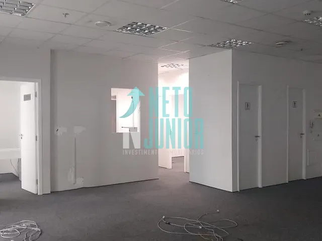 Conjunto com 207m², para alugar, no bairro Vila Cordeiro em São Paulo