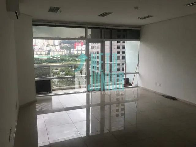 Conjunto comercial com 43m², para alugar, no bairro Brooklin Novo em São Paulo