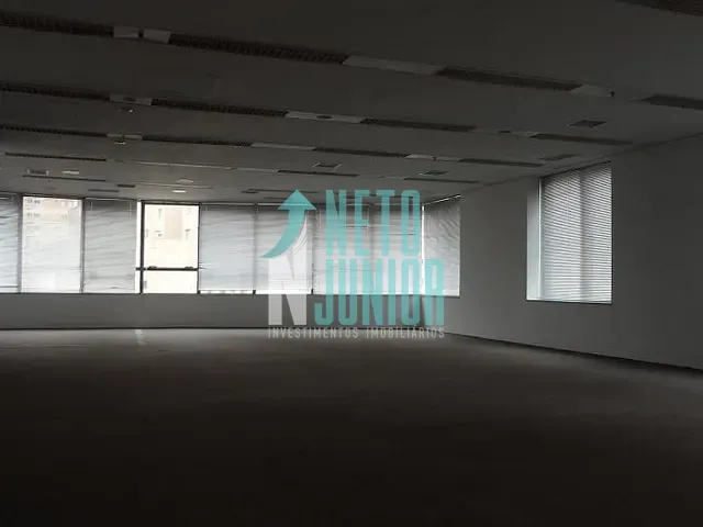 Conjunto com 180m², à venda ou para alugar, no bairro Itaim Bibi em São Paulo