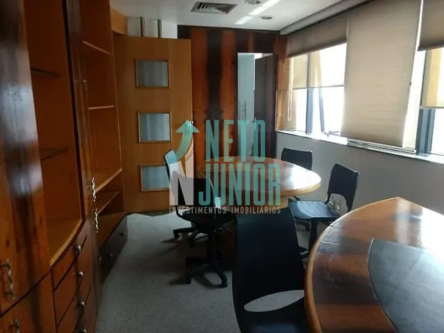 Conjunto com 37m², à venda ou para alugar, no bairro Vila Nova Conceição em São Paulo