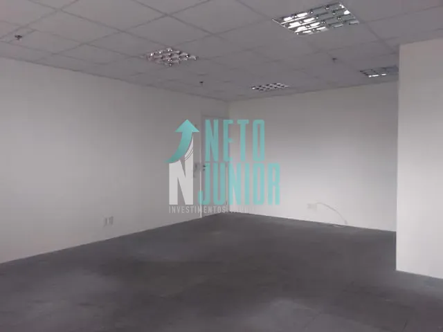 Conjunto com 42m², para alugar, no bairro Brooklin Novo em São Paulo