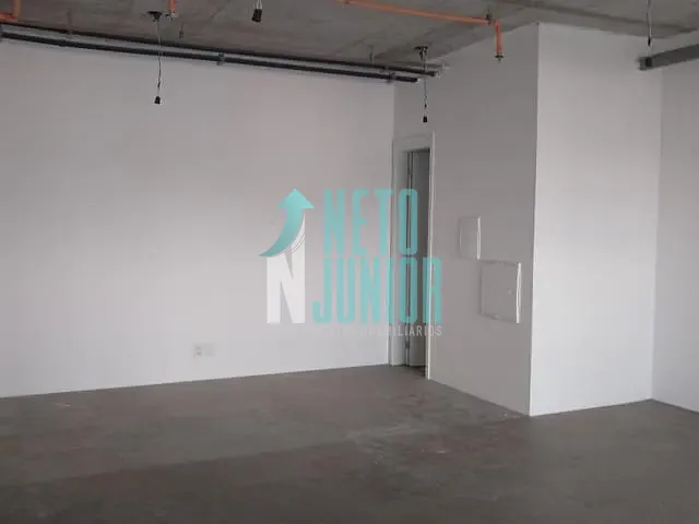 Conjunto com 42m², para alugar, no bairro Brooklin Novo em São Paulo