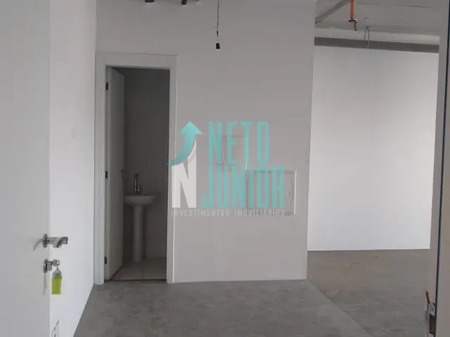 Conjunto com 42m², para alugar, no bairro Brooklin Novo em São Paulo