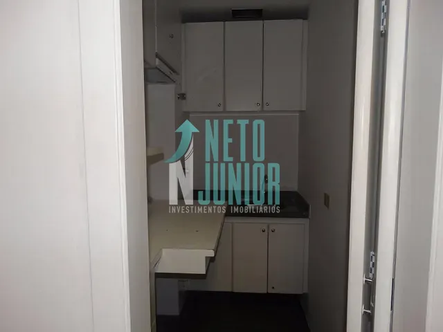 Conjunto com 242m², para alugar, no bairro Vila Nova Conceição em São Paulo