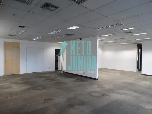 Conjunto com 242m², para alugar, no bairro Vila Nova Conceição em São Paulo