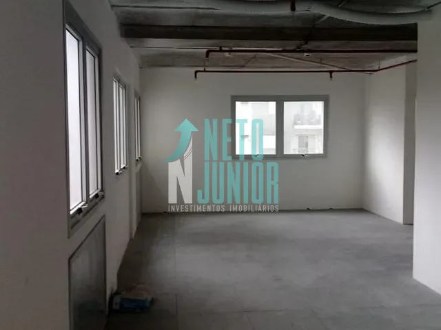 Conjunto com 125m², à venda ou para alugar, no bairro Itaim Bibi em São Paulo