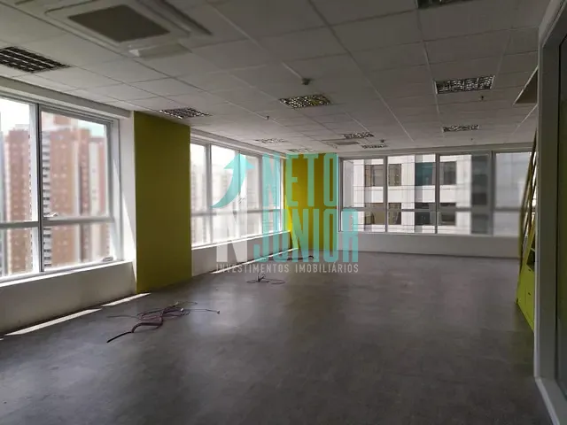 Conjunto com 292m², à venda, no bairro Moema em São Paulo