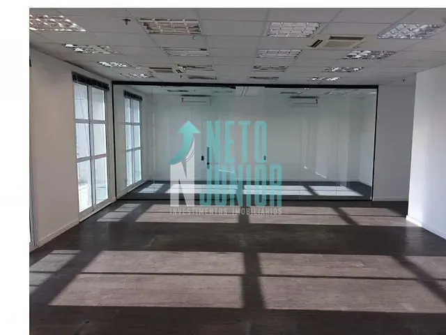 Conjunto com 138m², para alugar, no bairro Vila Cordeiro em São Paulo