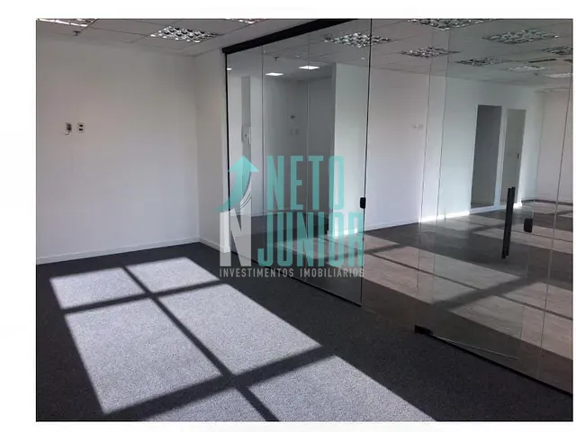 Conjunto com 138m², para alugar, no bairro Vila Cordeiro em São Paulo