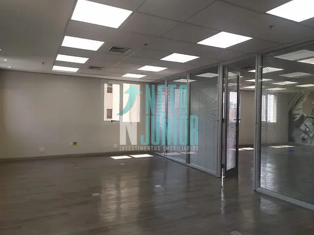Conjunto com 140m², para alugar, no bairro Indianópolis em São Paulo