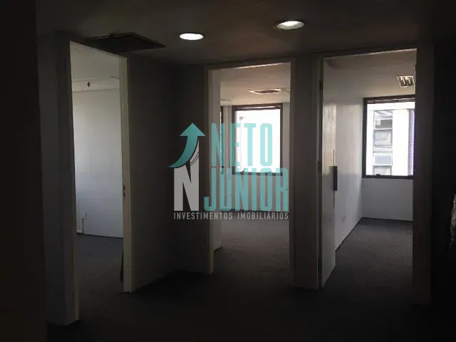 Conjunto com 130m², para alugar, no bairro Vila Olímpia em São Paulo