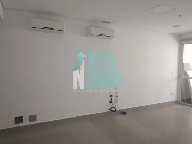 Conjunto com 50m², para alugar, no bairro Indianópolis em São Paulo