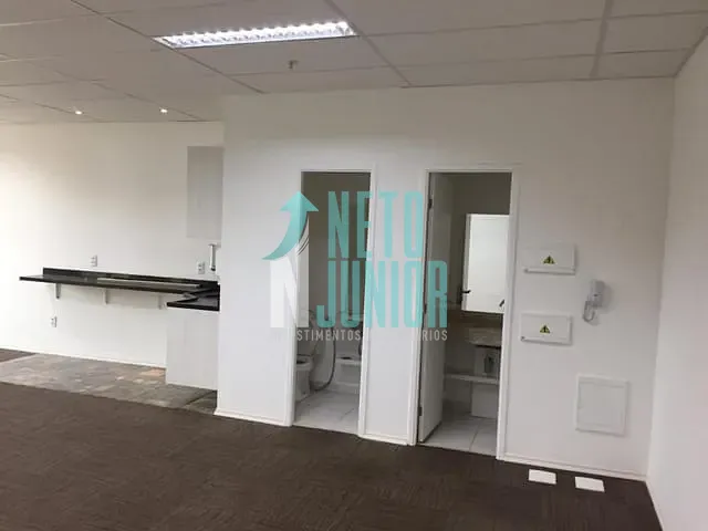 Conjunto com 75m², para alugar, no bairro Vila Cordeiro em São Paulo
