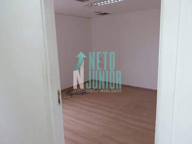 Conjunto com 160m², para alugar, no bairro Cidade Monções em São Paulo