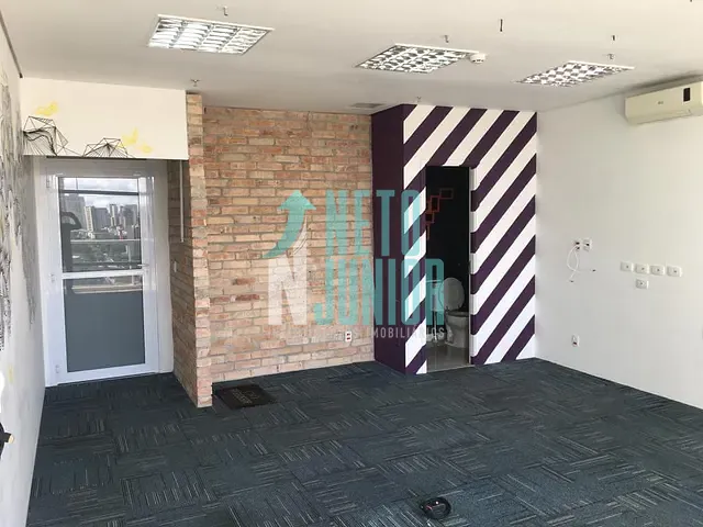 Conjunto comercial com 42m², para alugar, no bairro Itaim Bibi em São Paulo