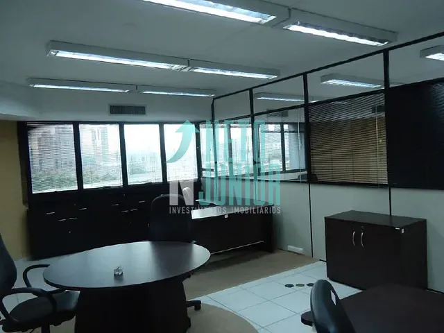 Conjunto com 260m², para alugar, no bairro Vila Olímpia em São Paulo