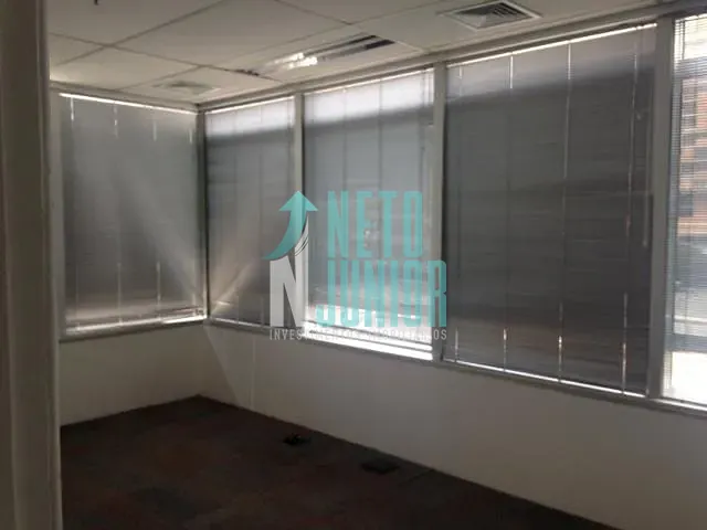 Conjunto com 200m², à venda ou para alugar, no bairro Vila Olímpia em São Paulo