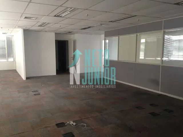 Conjunto com 200m², à venda ou para alugar, no bairro Vila Olímpia em São Paulo