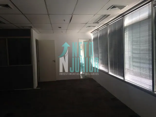 Conjunto com 200m², à venda ou para alugar, no bairro Vila Olímpia em São Paulo
