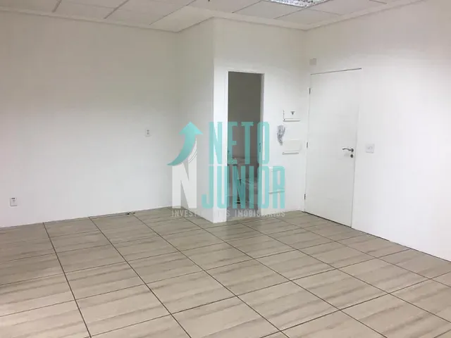 Conjunto com 70m², para alugar, no bairro Vila Cordeiro em São Paulo